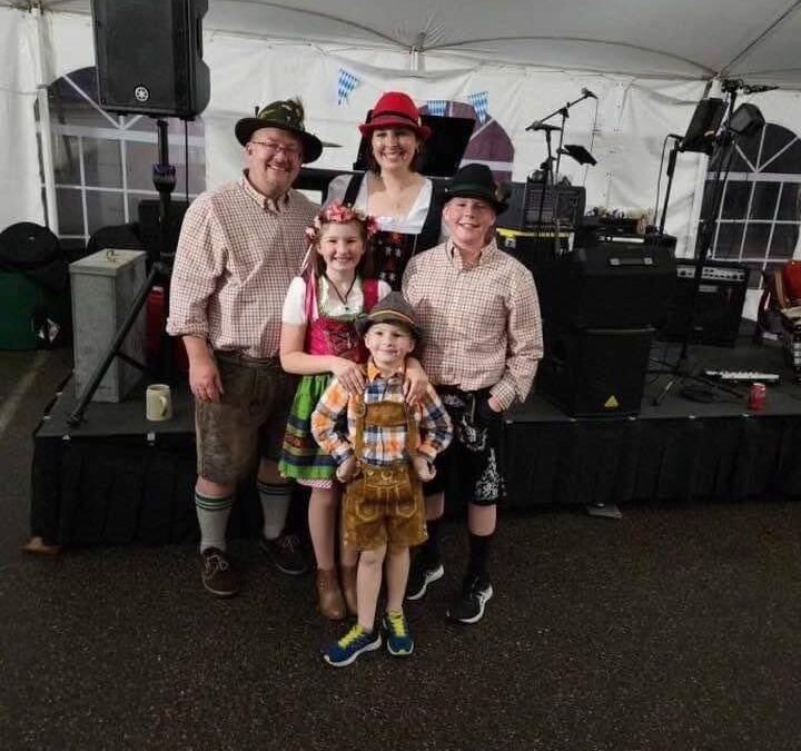 Live Music – Old Fashioned Sunday