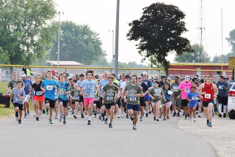 A group of runners
